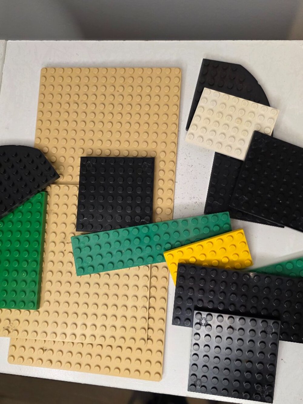 LEGO Lot of 14 Various Mixed Size Flat Base Plates